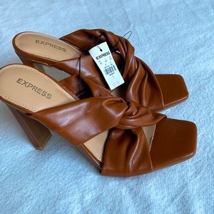 Express brown twisted leather 4” heel